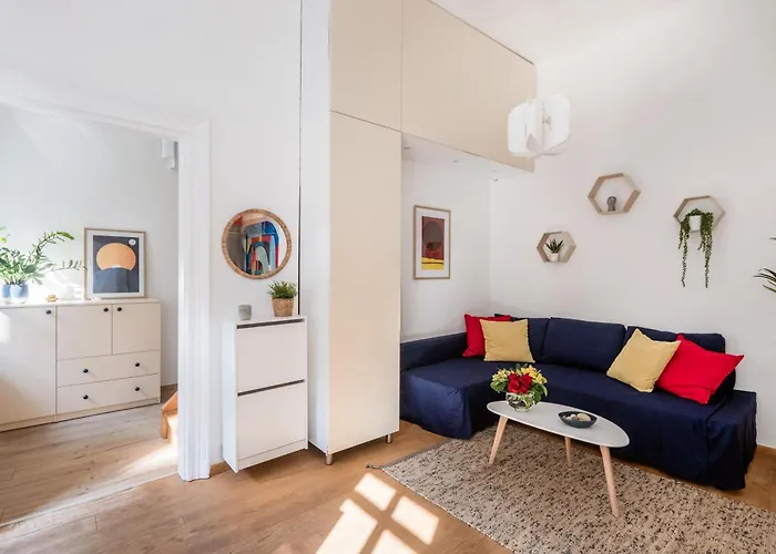 Artistic Apartment In City Centre